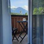 Appartement Ferienhaus-ferienwohnung Weitblick Mit Garten Und Malerischem Bergpanorama