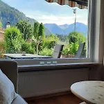 Ferienhaus-ferienwohnung Weitblick Mit Garten Und Malerischem Bergpanorama Appartement