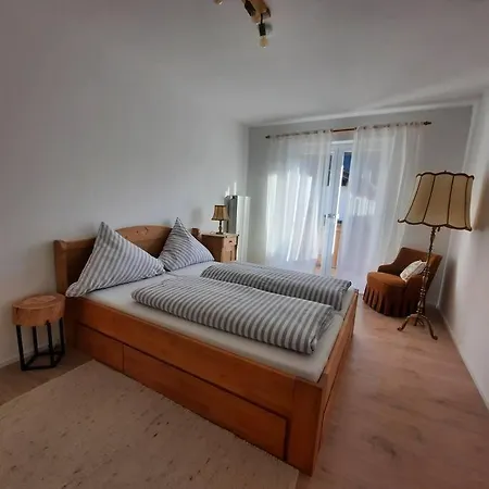 Ferienhaus-ferienwohnung Weitblick Mit Garten Und Malerischem Bergpanorama * Oberammergau