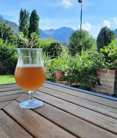 Ferienhaus-ferienwohnung Weitblick Mit Garten Und Malerischem Bergpanorama Appartement