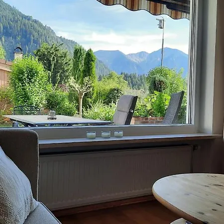 Ferienhaus-ferienwohnung Weitblick Mit Garten Und Malerischem Bergpanorama Appartement