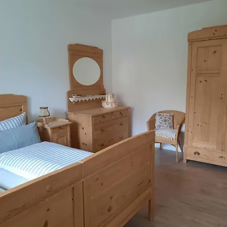 Ferienhaus-ferienwohnung Weitblick Mit Garten Und Malerischem Bergpanorama *