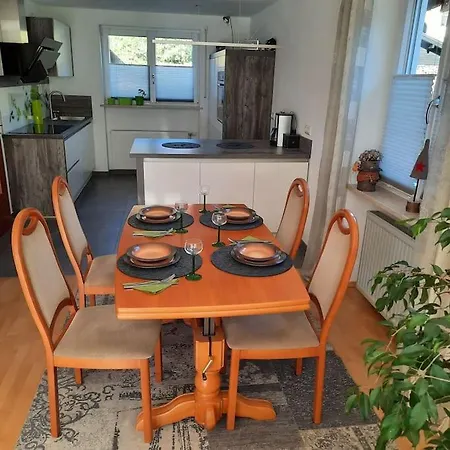 Ferienhaus-ferienwohnung Weitblick Mit Garten Und Malerischem Bergpanorama Oberammergau
