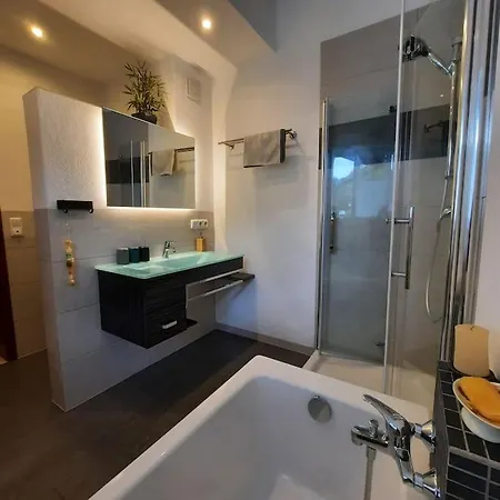 Ferienhaus-ferienwohnung Weitblick Mit Garten Und Malerischem Bergpanorama Apartamento