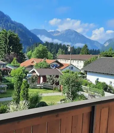 Ferienhaus-ferienwohnung Weitblick Mit Garten Und Malerischem Bergpanorama * Oberammergau