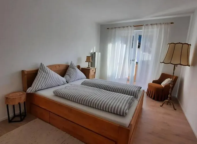 Ferienhaus-ferienwohnung Weitblick Mit Garten Und Malerischem Bergpanorama * Oberammergau