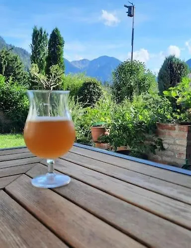 Ferienhaus-ferienwohnung Weitblick Mit Garten Und Malerischem Bergpanorama Appartement