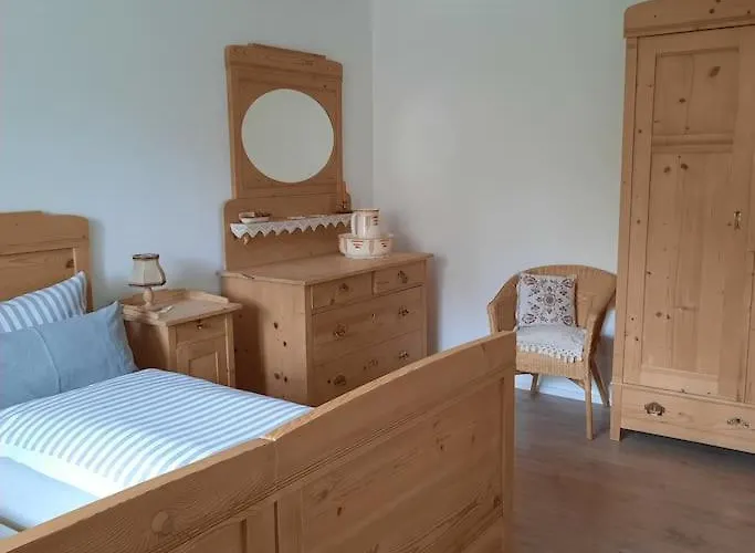 Ferienhaus-ferienwohnung Weitblick Mit Garten Und Malerischem Bergpanorama *