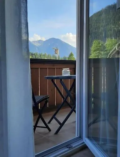 Appartement Ferienhaus-ferienwohnung Weitblick Mit Garten Und Malerischem Bergpanorama